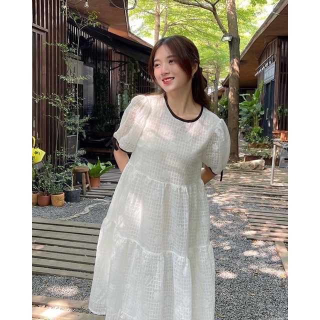 váy ren hoa trắng