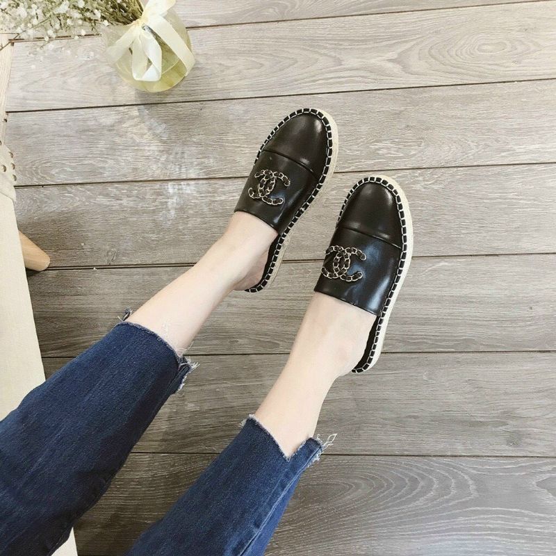 Sục êm chân sịn sò đế bằng