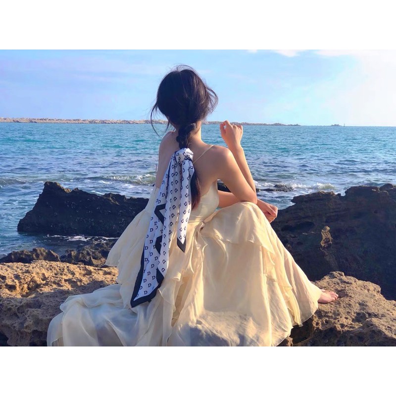 Đầm đi biển màu nude thời thượng phối bèo gợn sóng C080