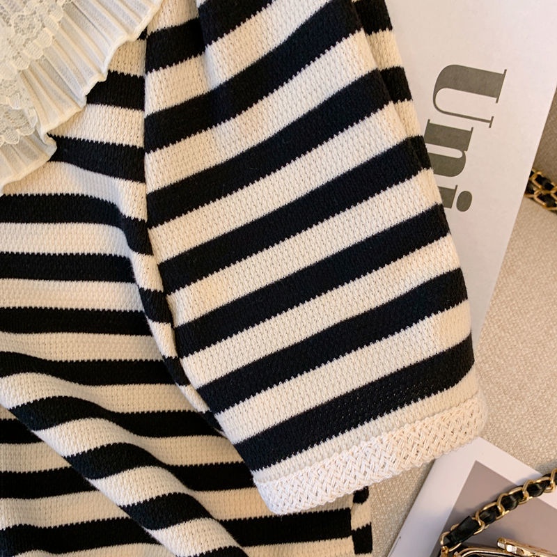 Áo Tay Ngắn Cổ Búp Bê Kẻ Sọc Phối Ren Phong Cách Hàn Quốc