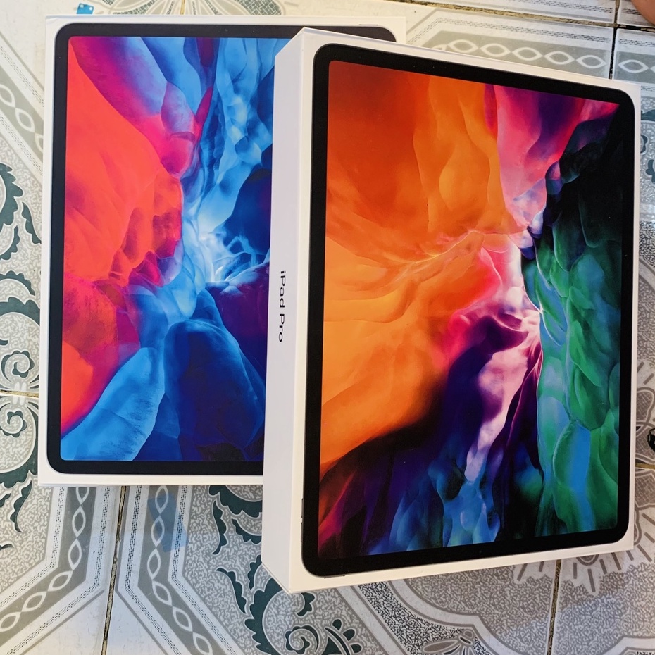 Hộp đựng máy tính bảng Pro M1 bản 12.9 inch. Hộp trưng bày