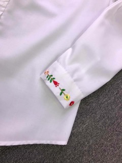 Áo sơmi trắng thêu