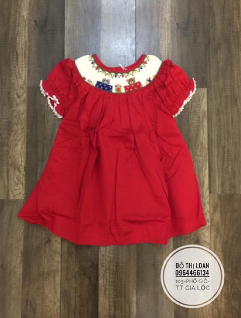 Váy thêu tay smock