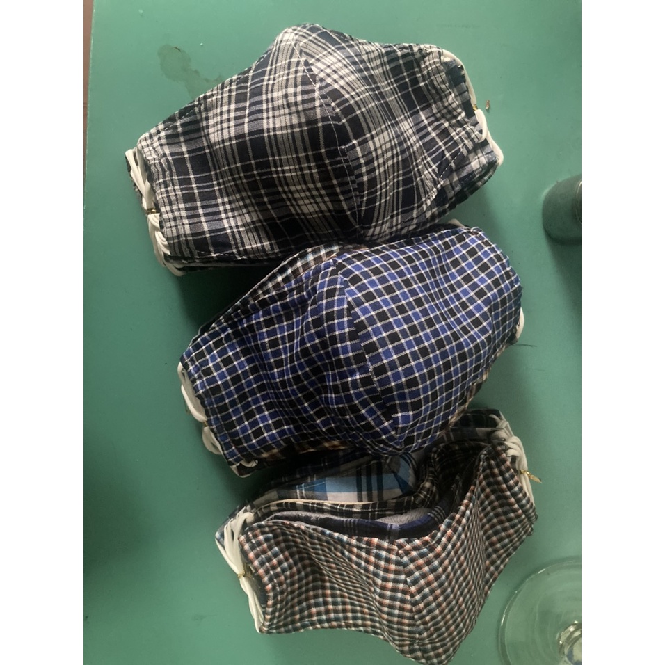 Khẩu trang caro, bình thường, không dày không mỏng