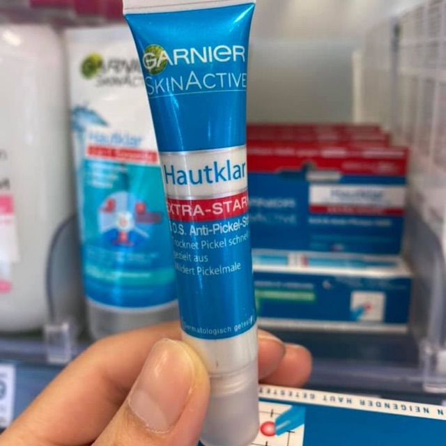 Bút chấm mụn Garnier Đức