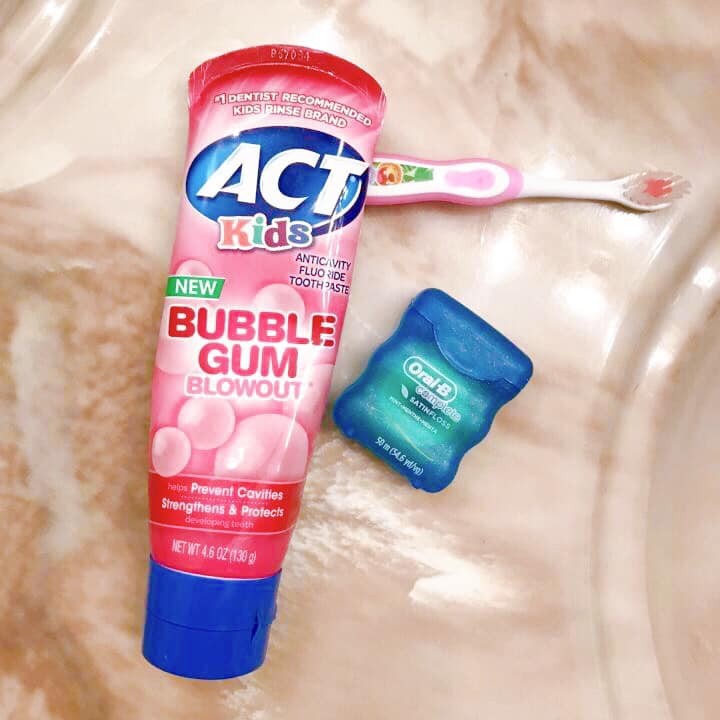 Kem đánh răng trẻ em ACT KIDS BUBBLE GUM BLOWOUT 130g – vị Singum dâu tây thổi thơm thơm kích thích trẻ đánh răng