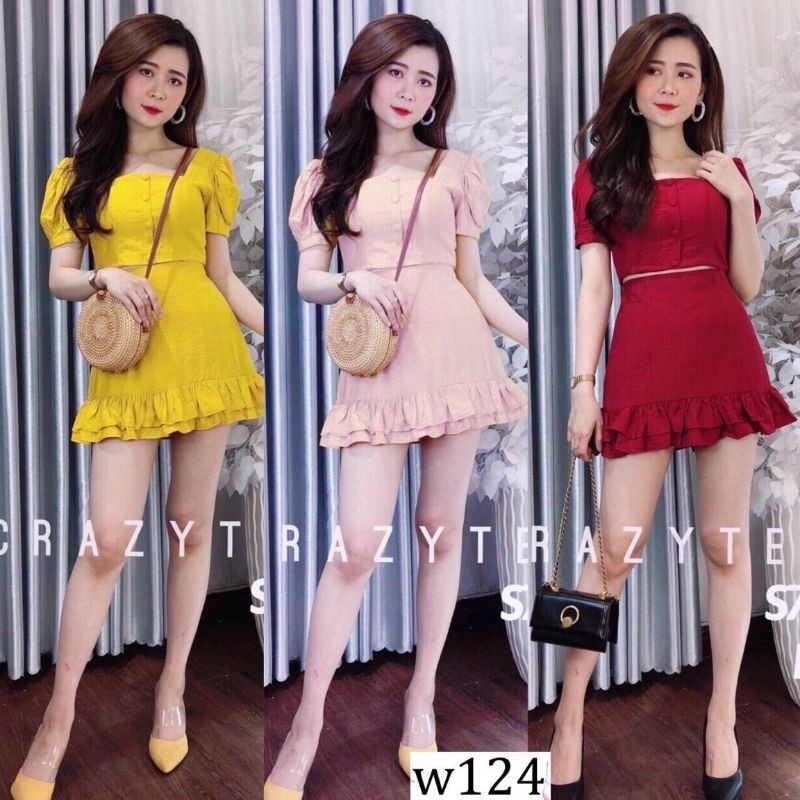 Set áo croptop cổ vuông đính nút ngực và chân váy bèo