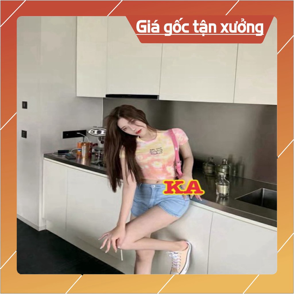 Áo croptop loang in bướm K&A | BigBuy360 - bigbuy360.vn