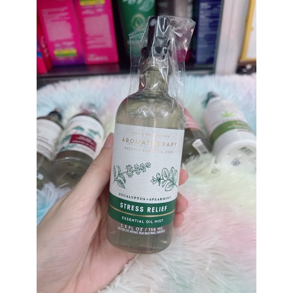 Xịt Thơm Gối Bath and Body Works Aromatherapy Essential Oil Mist 156ml.