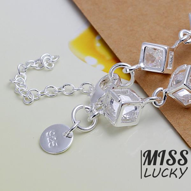 Vòng tay kiểu dáng thời trang cá tính cho nữ