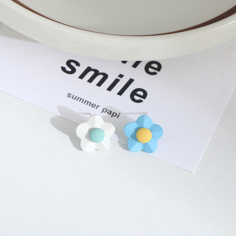 Bông Tai Hình Hoa Cúc Nhỏ Mạ Bạc 925 Dễ Thương Dành Cho Nữ F906