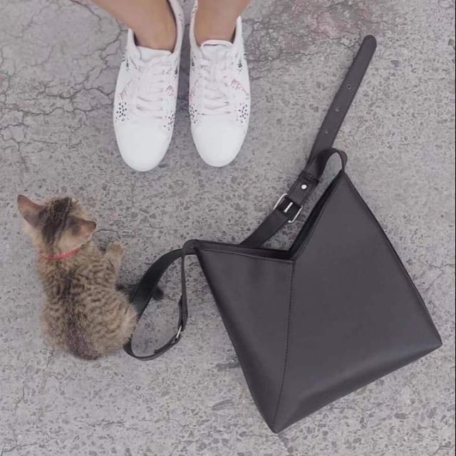 Túi xách hot hit nhỏ gọn xinh xắn.