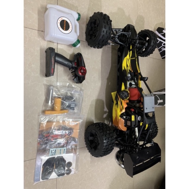 Xe điều khiển new nguyên seal Baja 5b chạy xăng pha nhớt a95 máy 2 thì nổ như xì po