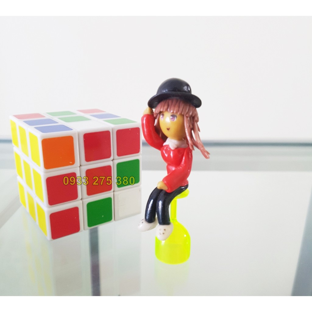 Mô hình Cô gái áo đỏ (Ngồi trên chiếc ly)w