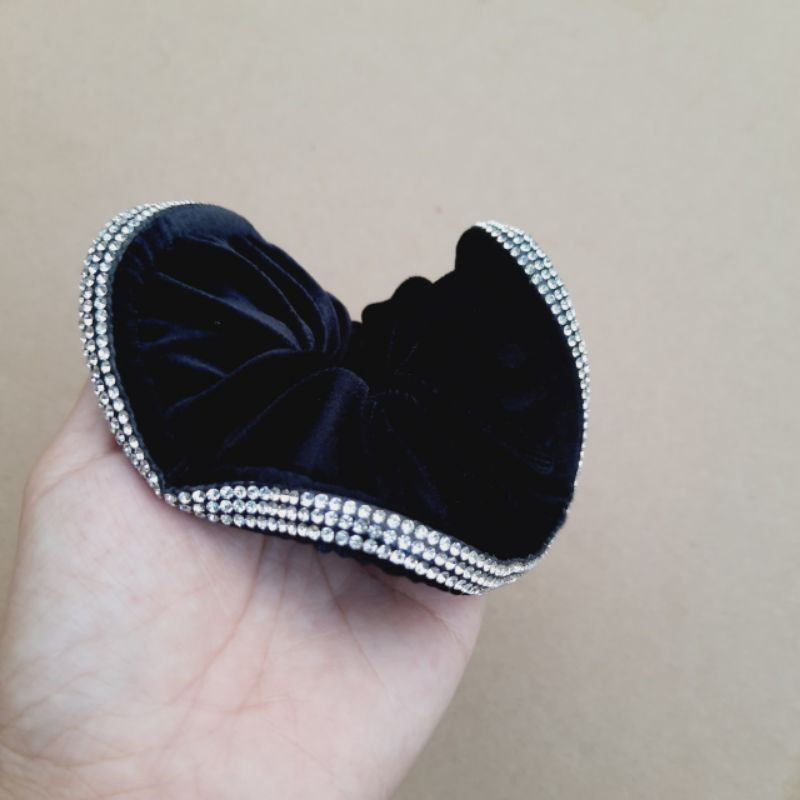 Cột tóc nhung đính soàn 3 hàng màu đen