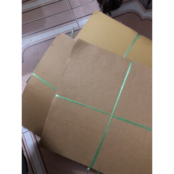 Giấy lót lồng chim DYBATA Chào mào vuông 17 nan kích thước 33cm, trọng lượng 1Kg.