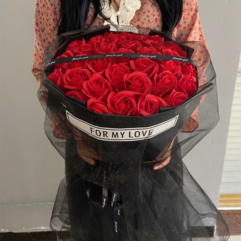 Bó Hoa Hồng Sáp Lãng Mạn Làm Quà Tặng Ngày Lễ Tình Nhân Cho Bạn Gái