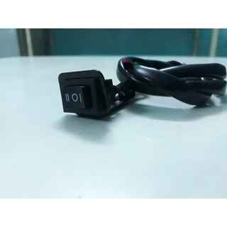 Công tắc đèn có pat lắp chân kính xe máy