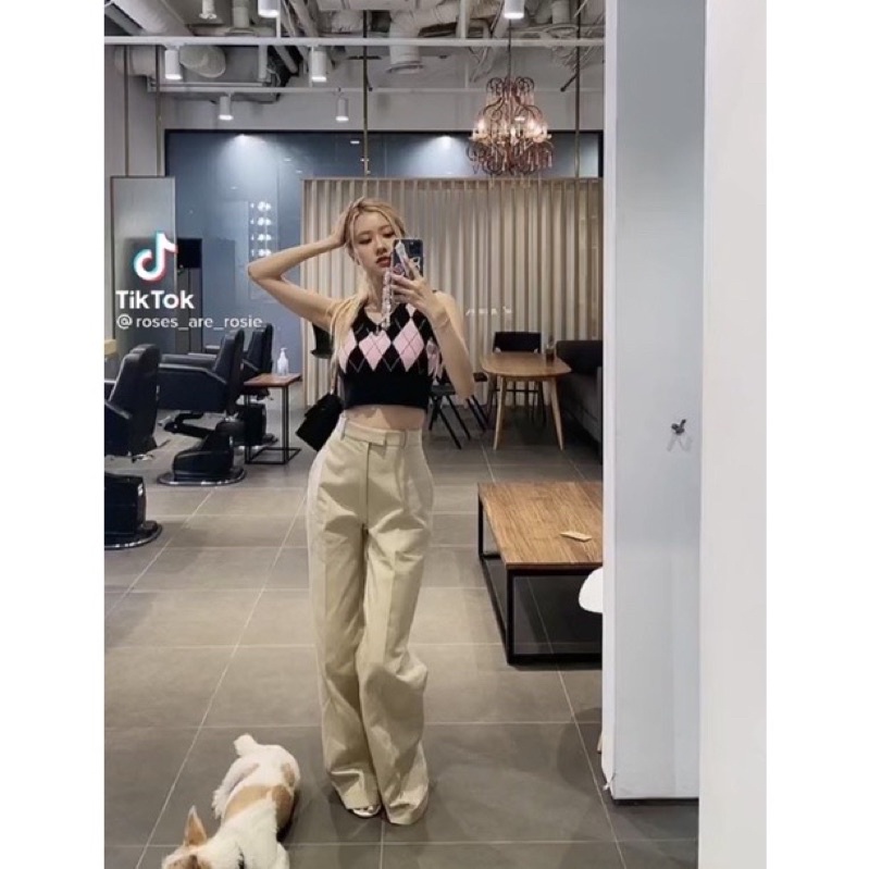 Áo Gile len kẻ ô quả trám giống Rosé BLACKPINK & Miyeon GIDLE