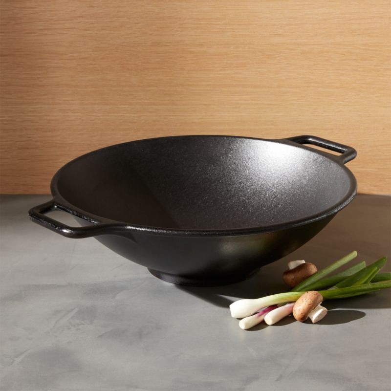 chảo gang Lodge Wok 35.5cm