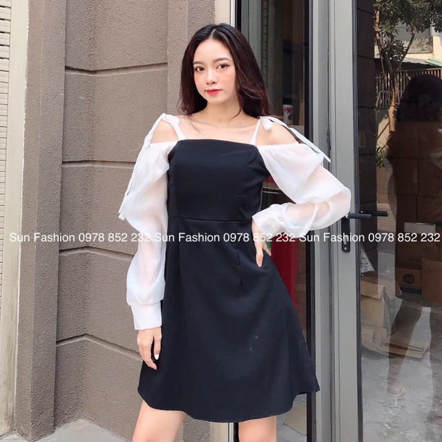 Đầm trễ vai mặc được nhiều kiểu phối tay dài lạ mắt, có sẵn mút ngực trẻ trung, kín đáo