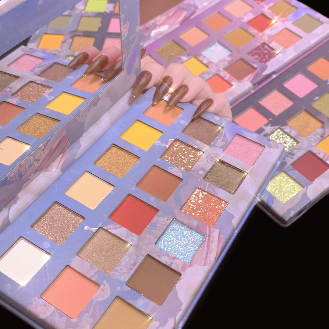 [Hàng mới về] Bảng Phấn Mắt 18 Màu Sắc Gồm Màu Lì Và Màu hũ Chống Nhòe Dành Cho Người Mới Tập Trang Điểm | BigBuy360 - bigbuy360.vn