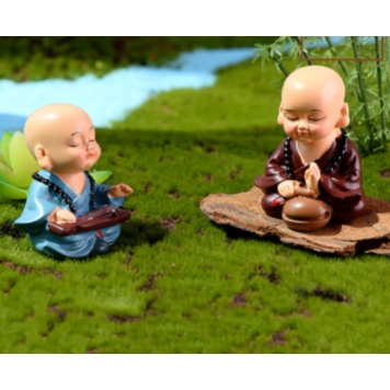 Bộ 4 tượng chú tiểu tụng kinh thư giãn