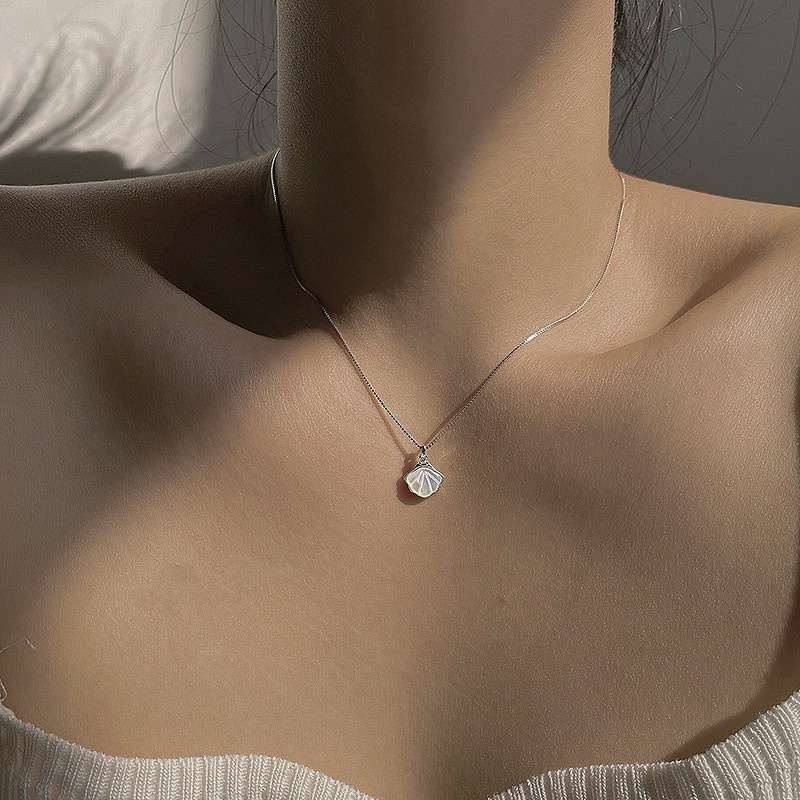 Dây chuyền 191042 mặt hình vỏ sò đính xà cừ tự nhiên thiết kế đơn giản sang trọng