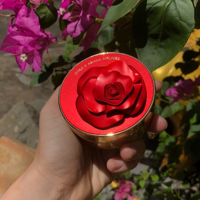 Phấn Nước Ohui Ultimate Cover Cushion Moisture Red Rose Petal Edition PF50/PA+++ | BigBuy360 - bigbuy360.vn