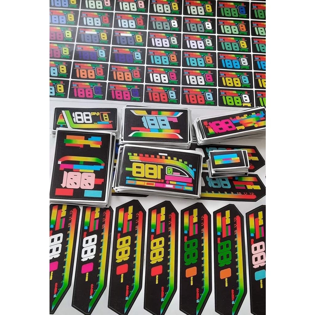 Phim màu đồng hồ Raider, Satria