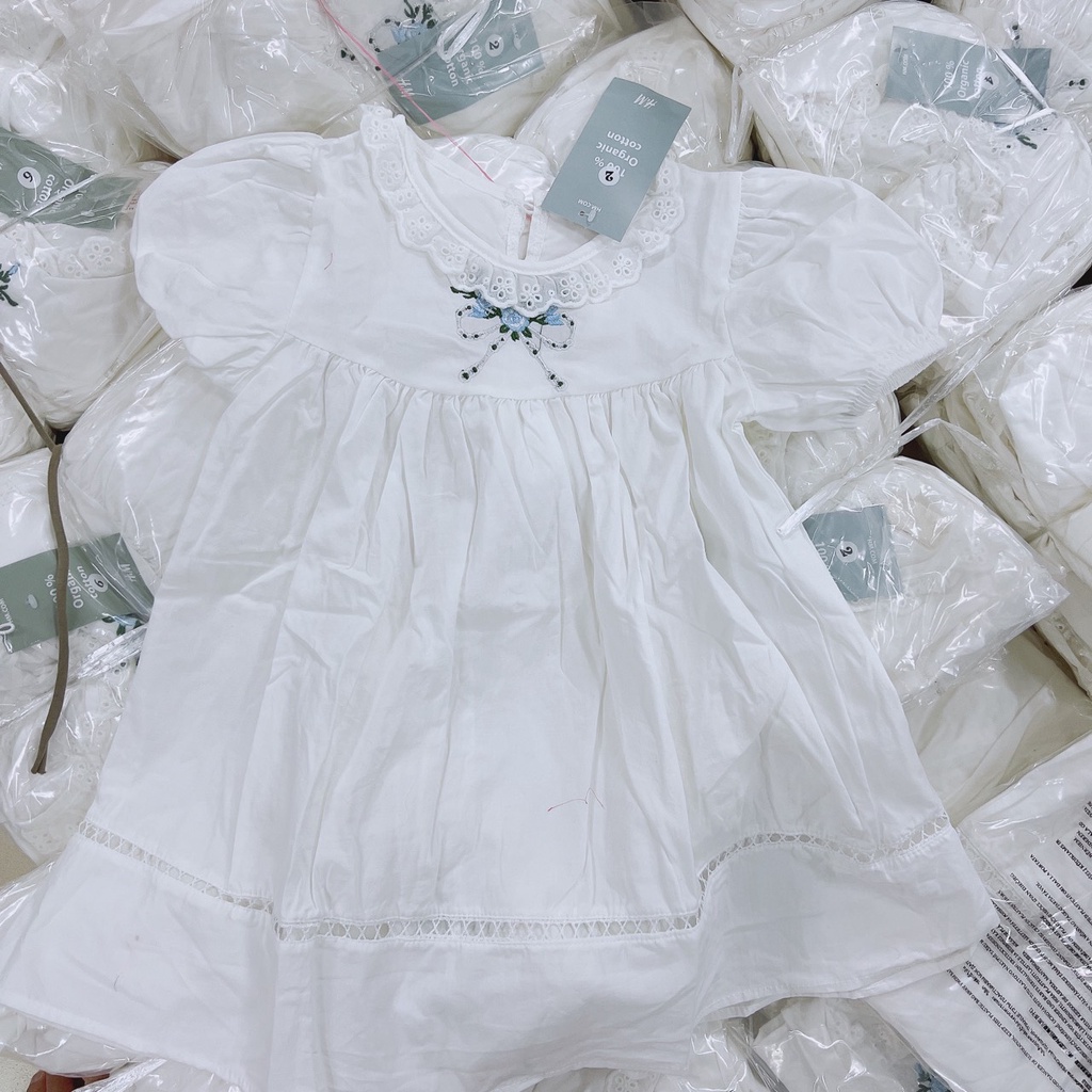 Váy trắng tiểu thư