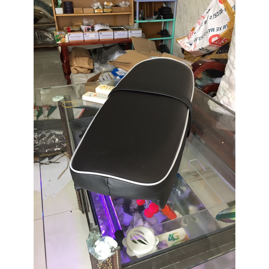 Yên cho xe honda 67- da trơn- chỉ trắng -mã 05