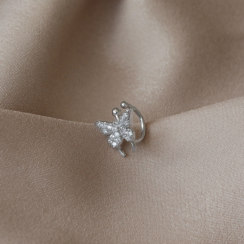 Bông Tai Hình Bướm Nhỏ Xinh Thời Trang Dành Cho Nữ