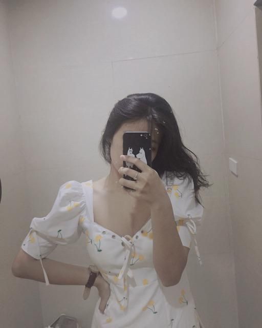 Đầm Nữ Trắng Họa Tiết Cherry Vàng