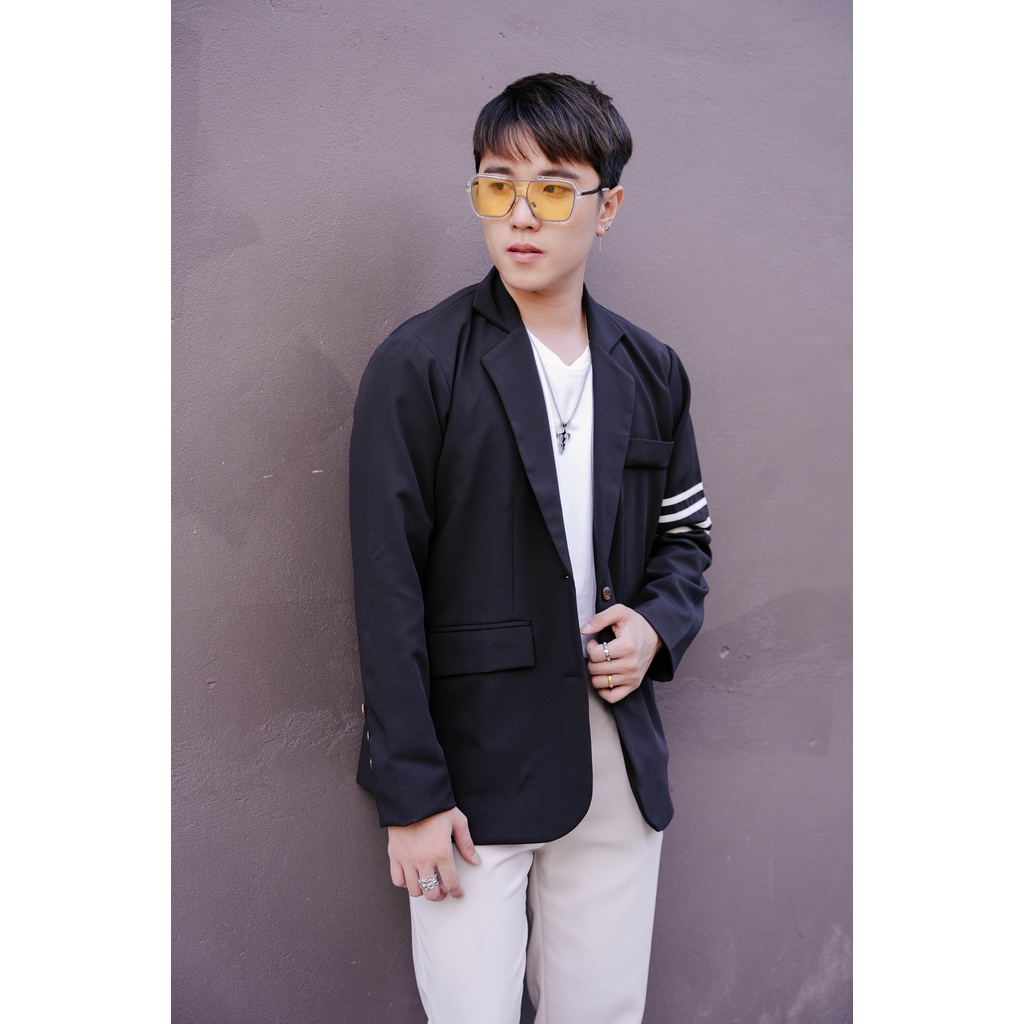 Áo khoác blazer nam MALTRIK đen kẻ tay trắng nổi bật chất vải Hàn tuyết mưa dày dặn có size lớn đến 110kg