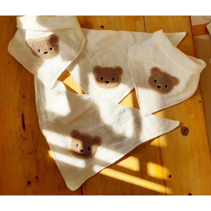 Yếm tam giác vải xô nhăn Muslin 100% cotton có cúc bấm