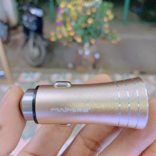 Tẩu sạc ô tô Maimi CC102