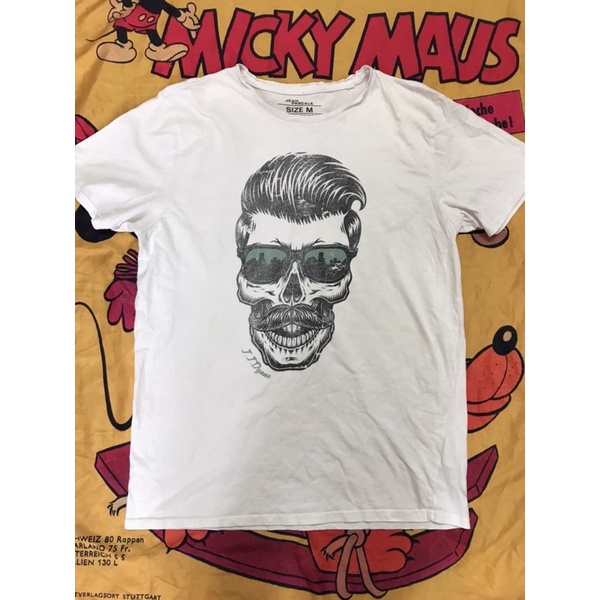 Áo thun đầu lâu