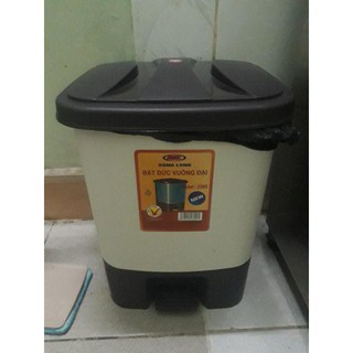 Bật rác đức vuông - Song Long