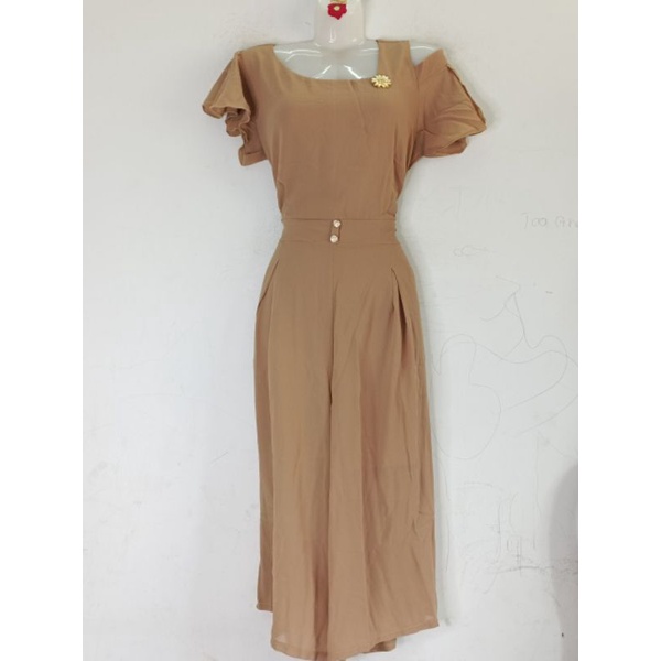 JUM LỬNG CỔ YẾM rất dễ thương trẻ trung và nữ tính. Chất thun co giãn dễ mặc. Freesize 47-65 ký tùy chiều cao. Hoa đẹp .