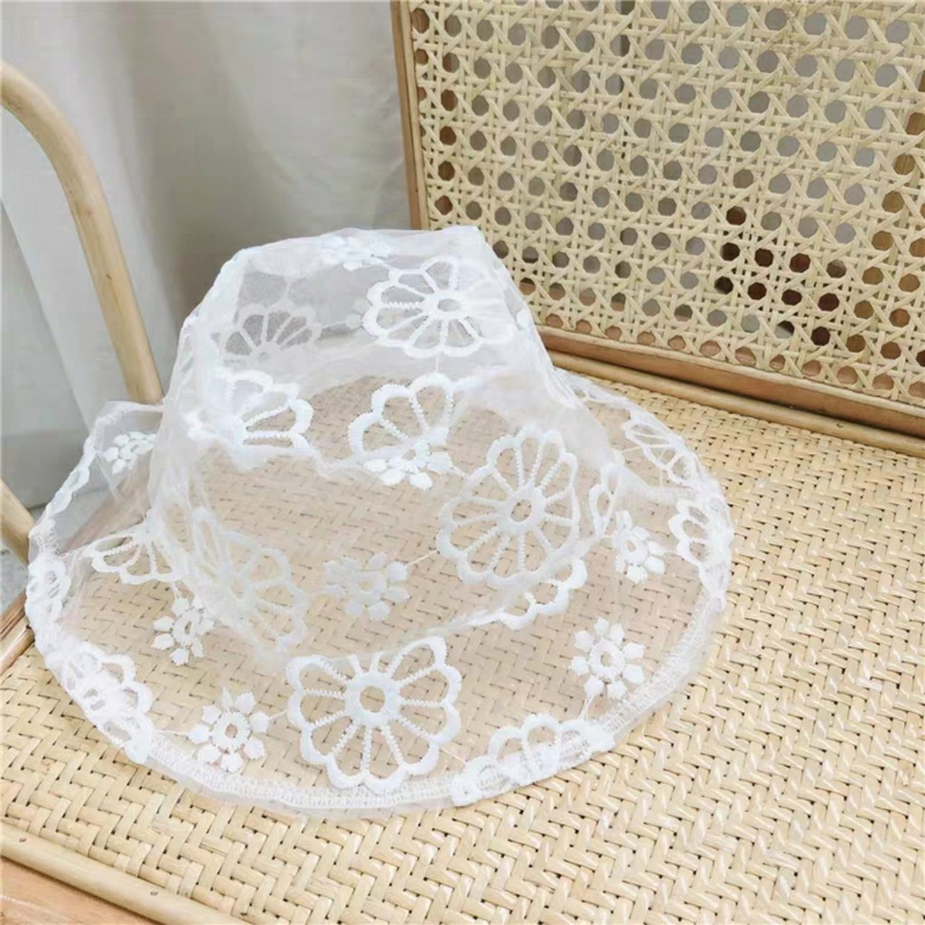 Mũ ren lưới tai bèo công chúa màu trắng cực xinh cho bé