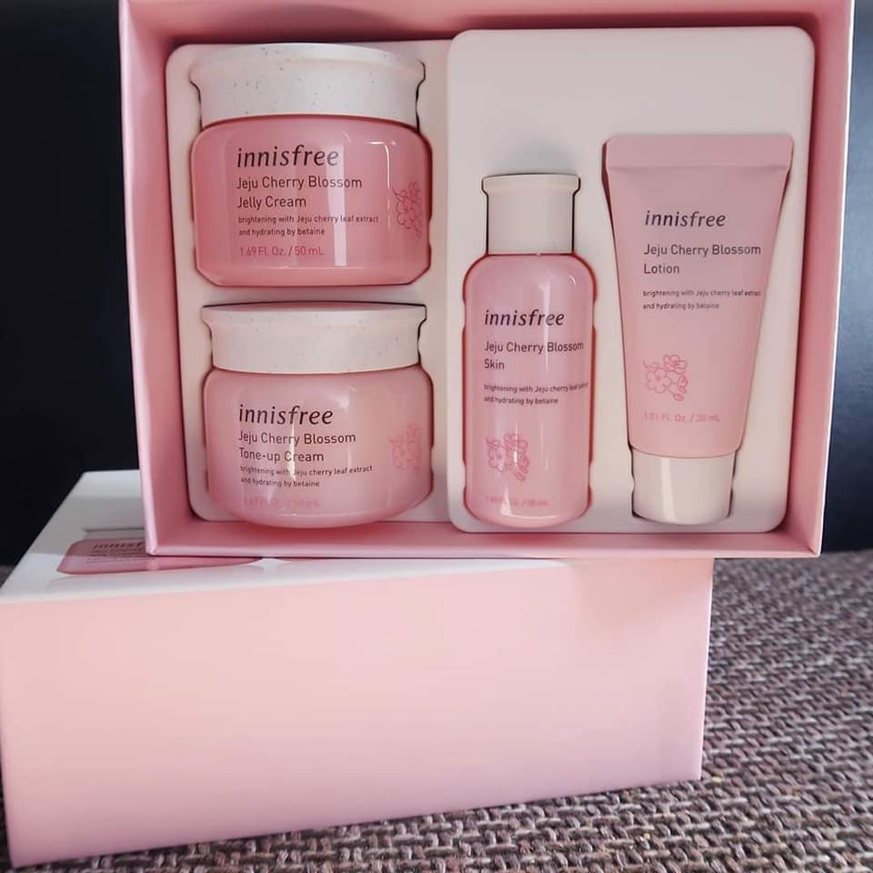 Bộ Dưỡng Da 4 Món Innisfree Jeju Cherry Blossom Cream Duo Set