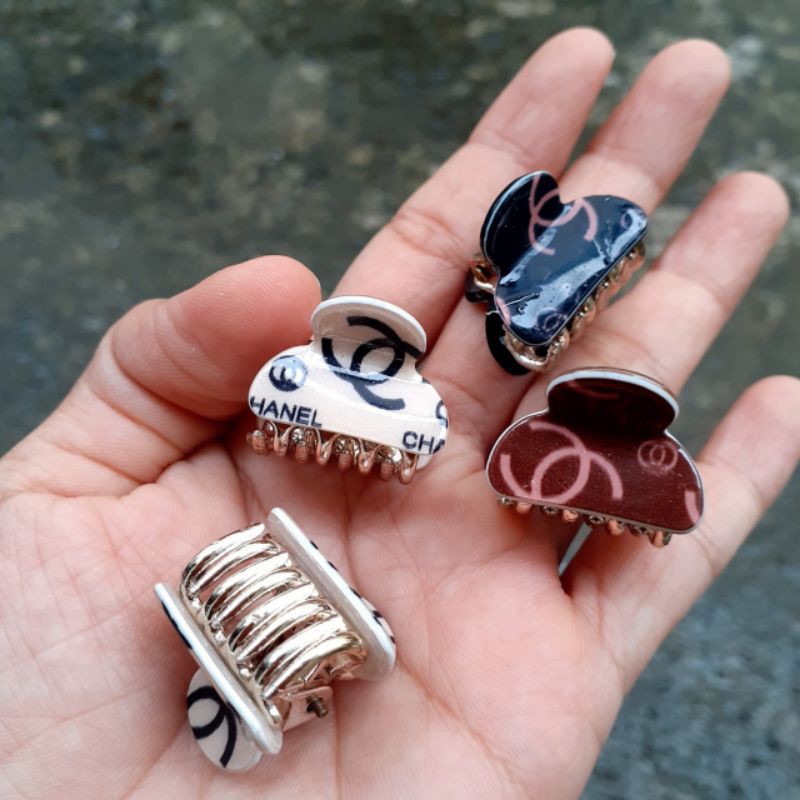 Kẹp tóc nhí ,kẹp đỉnh in chữ chenel/hoa cúc 2.3cm
