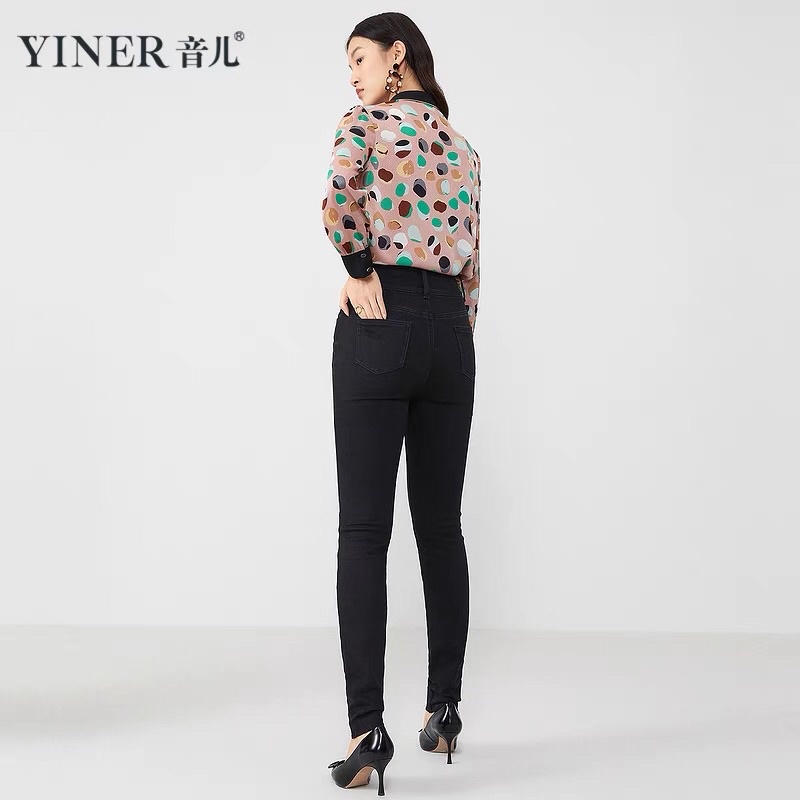 Áo sơ mi lụa hoạ tiết Yiner