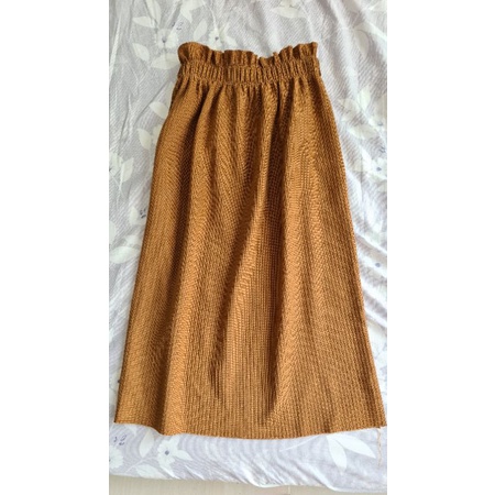 Thanh lý áo len tặng chân váy đi kèm free size