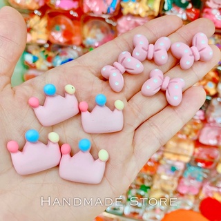 Charm nơ bi - vương miện