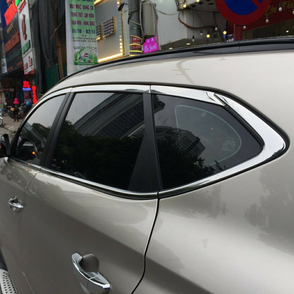 Nẹp viền cong kính xe Tucson 2016 2017 2018 2019 2020 2021 chất liệu Inox cao cấp