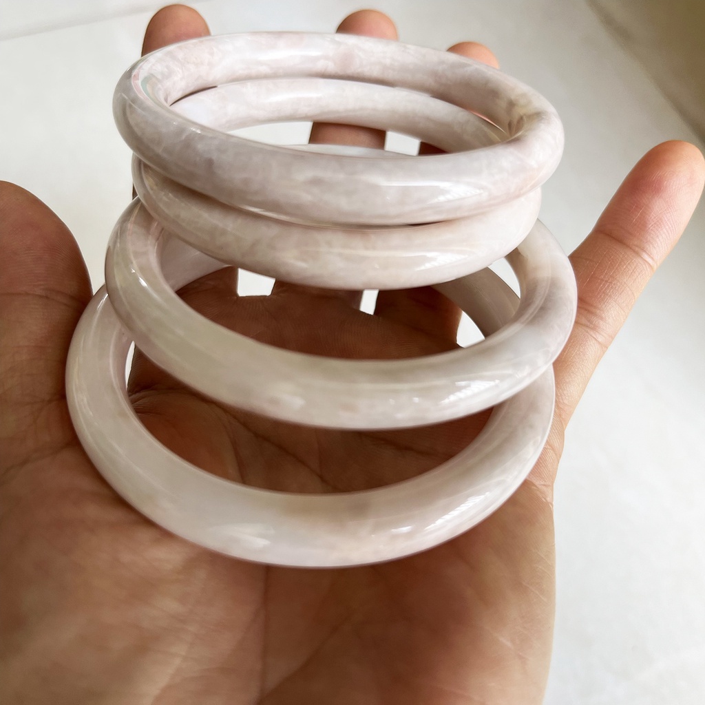 Vòng tay đá tự nhiên  của Việt Nam nhiều size, nhiều màu cho mệnh Kim, Mộc, Thủy, Hỏa, Thổ