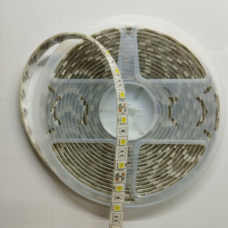 Đèn led cuộn 5m 5050 có keo dùng điện 12V