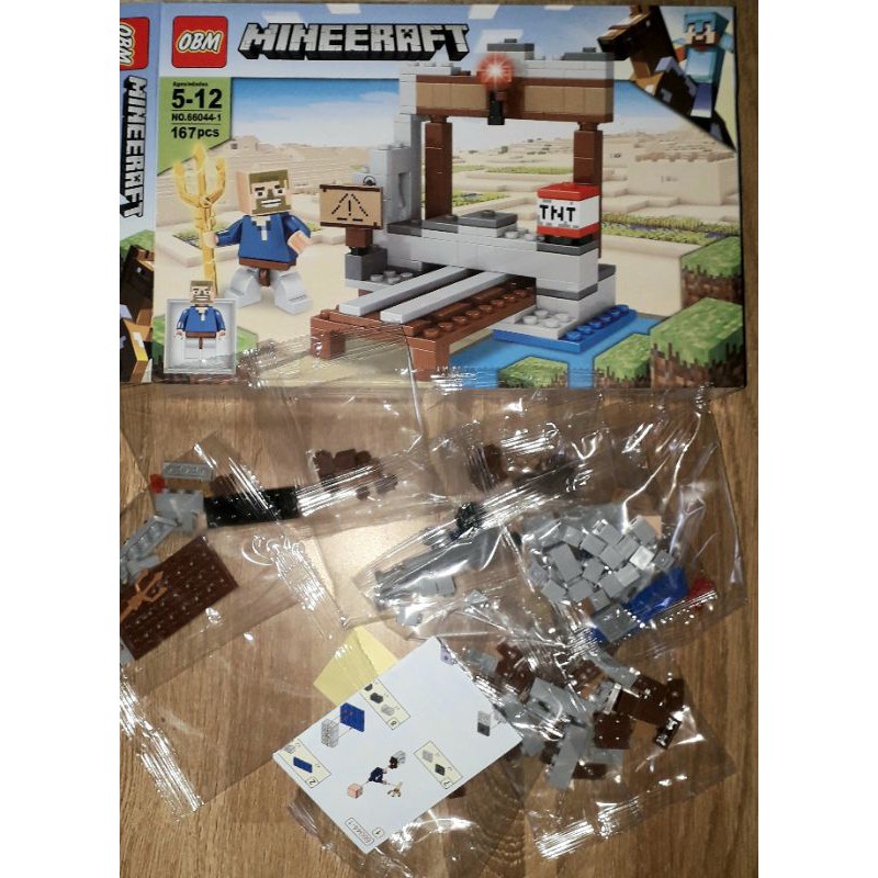 Lắp ráp 1 hộp LegoMineeCaft 66044 có trên 160 chi tiết bằng nhựa ABS